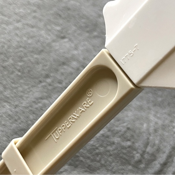 Tupperware Spatula - Picture 3 of 3